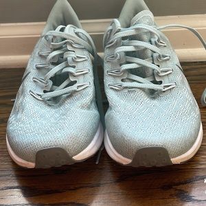 Nike air zoom till 8 1/2 women’s used like new